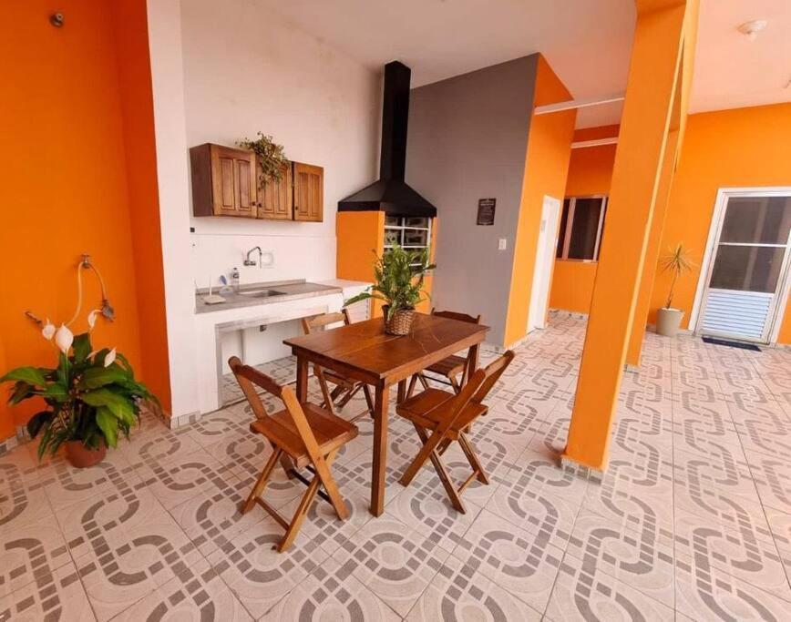 No Centro A 3 Min Da Praia, Pet Friendly E Wi Fi * Peruibe