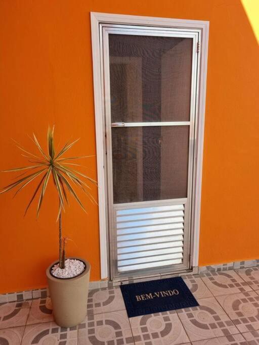Apartment No Centro A 3 Min Da Praia, Pet Friendly E Wi Fi *