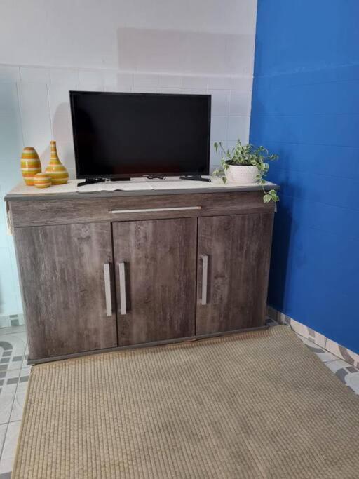 Apartment No Centro A 3 Min Da Praia, Pet Friendly E Wi Fi Peruibe