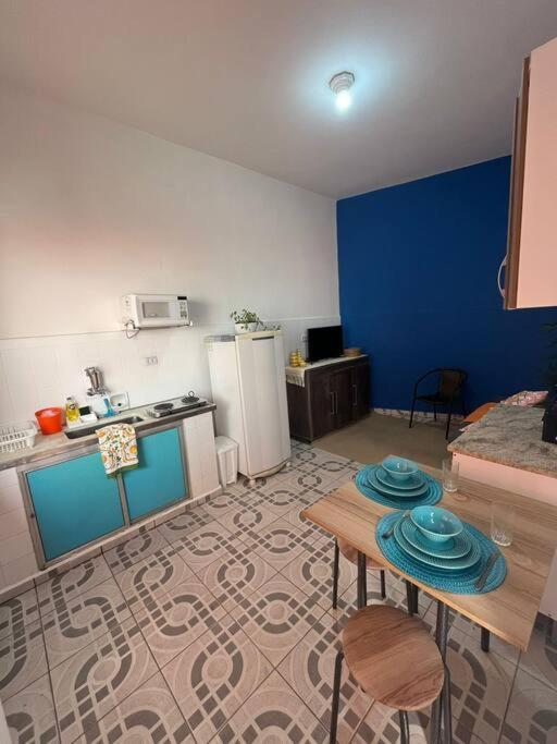 Apartment No Centro A 3 Min Da Praia, Pet Friendly E Wi Fi Peruibe
