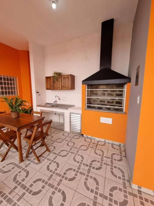 Apartment No Centro A 3 Min Da Praia, Pet Friendly E Wi Fi Peruibe